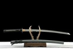 Alternative view of Âme Sombre - Katana Forge a la Main en Acier au carbone 1065