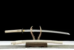 Orchidée Silencieuse - Katana Forge a la Main en Acier au carbone 1065