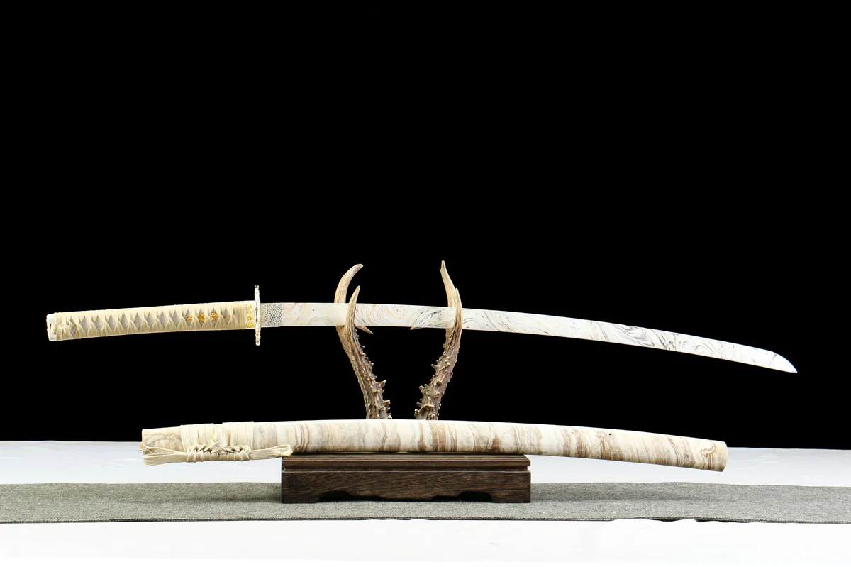 Tranchant de Jade Glacé - Katana Forge a la Main en Acier au carbone 1065 - Image 2