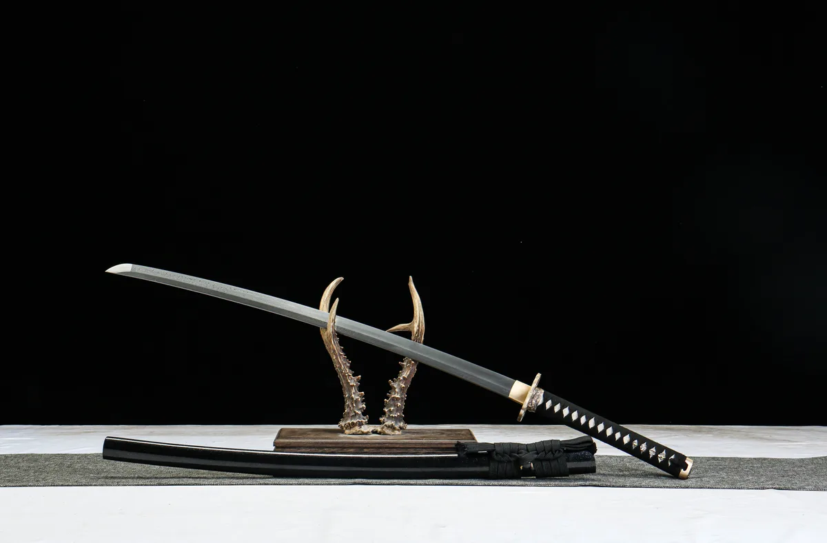Lame de Minuit - Katana Forge a la Main en Acier Damas