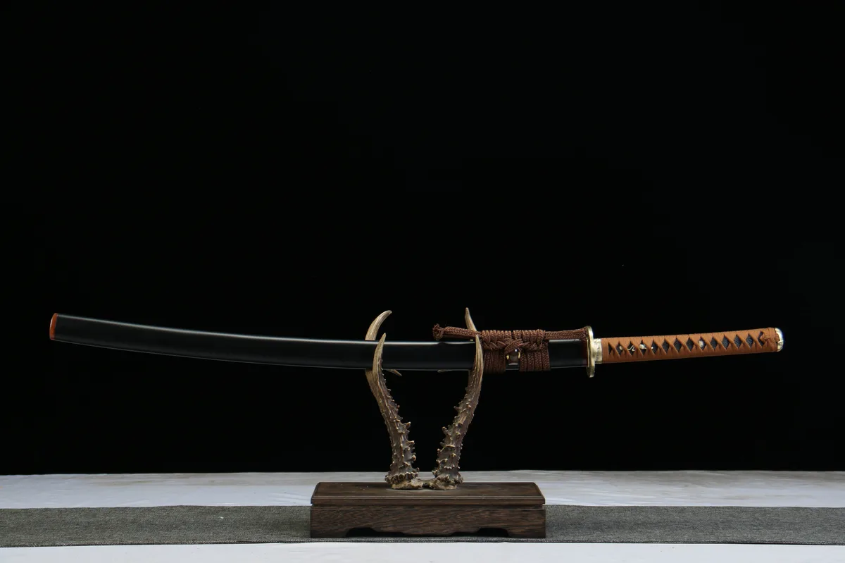 Splendeur Lunaire - Katana Forge a la Main en Carbon Steel